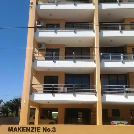 Makenzy 3 *