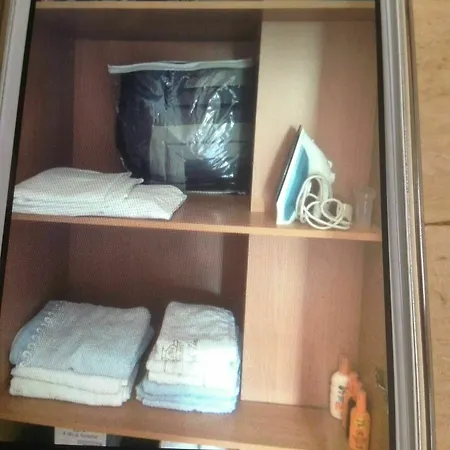 Makenzy 3 Apartment *